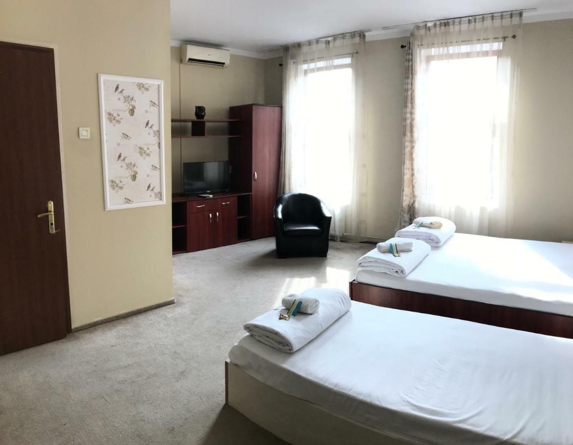 Hotel Cosmin アラド エクステリア 写真