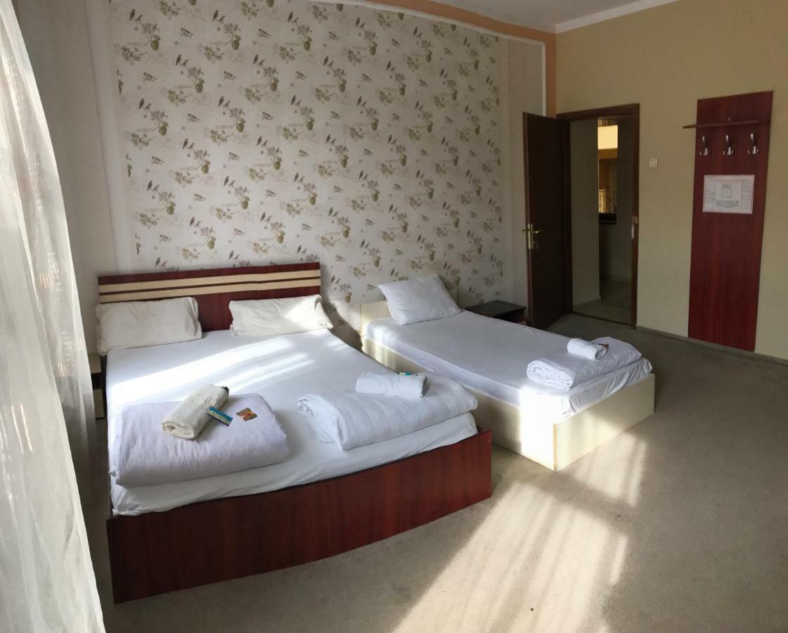 Hotel Cosmin アラド エクステリア 写真