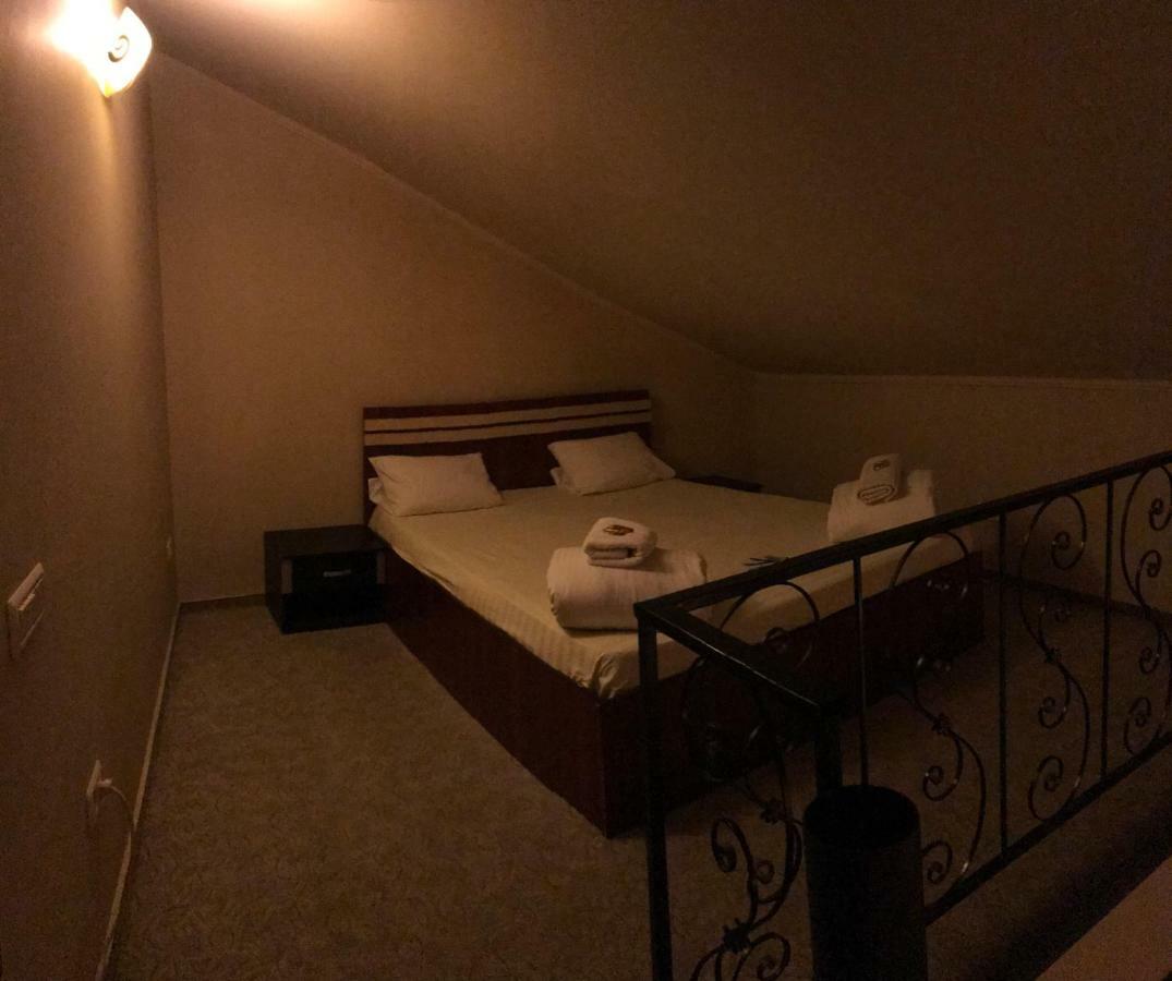 Hotel Cosmin アラド エクステリア 写真