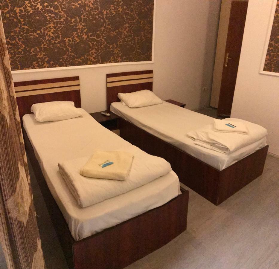 Hotel Cosmin アラド エクステリア 写真