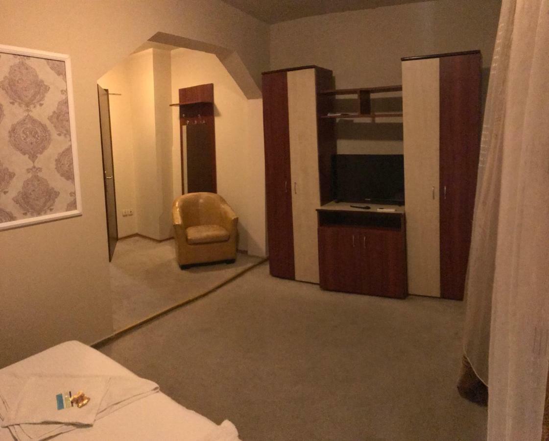 Hotel Cosmin アラド エクステリア 写真