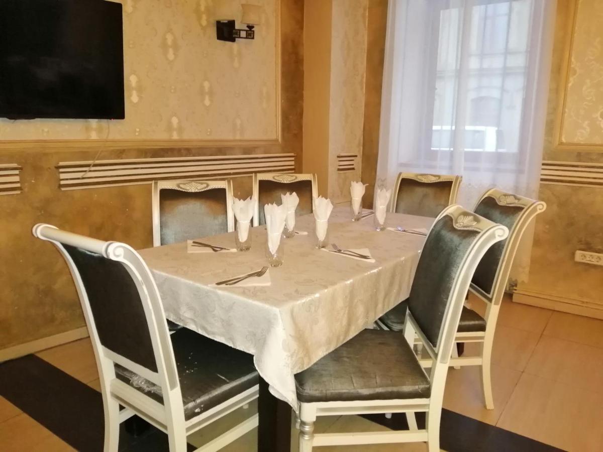 Hotel Cosmin アラド エクステリア 写真